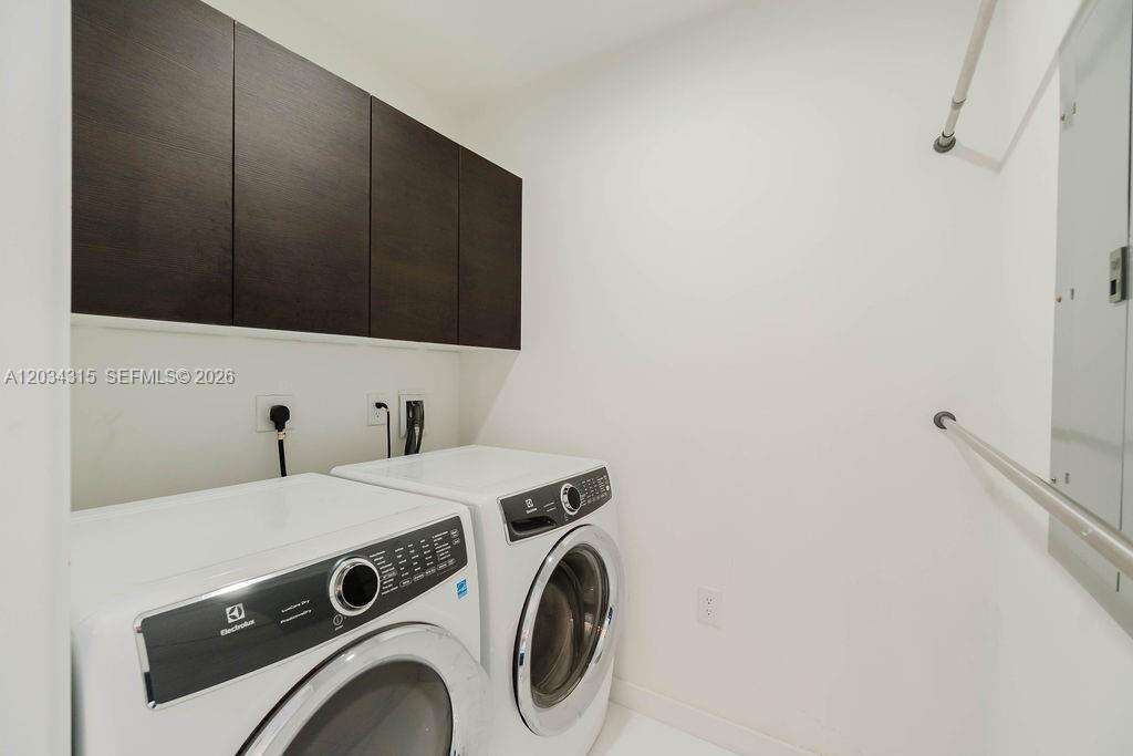 Paramount Miami Worldcenter | Unit #2403 Unit #2403 | Picture 29