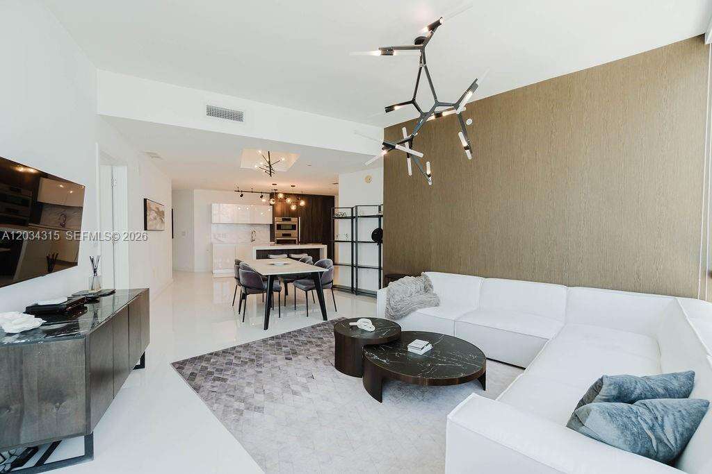 Paramount Miami Worldcenter | Unit #2403 Unit #2403 | Picture 30