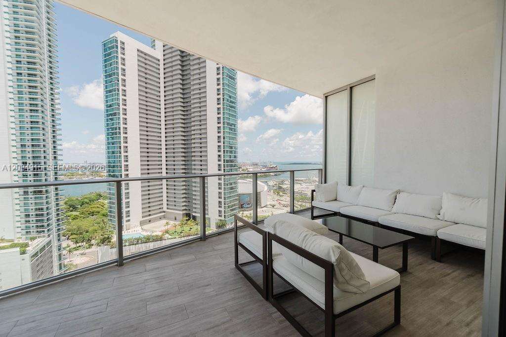 Paramount Miami Worldcenter | Unit #2403 Unit #2403 | Picture 32