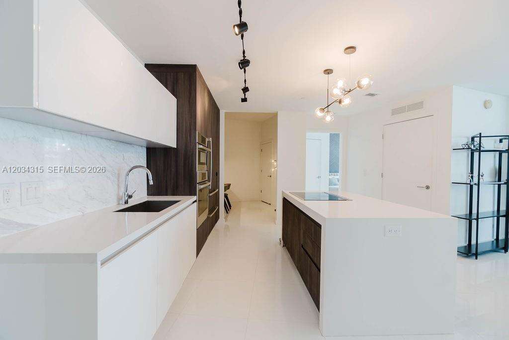 Paramount Miami Worldcenter | Unit #2403 Unit #2403 | Picture 8