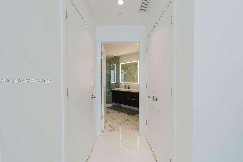 Paramount Miami Worldcenter | Unit #2303 Unit #2303 | Picture 17