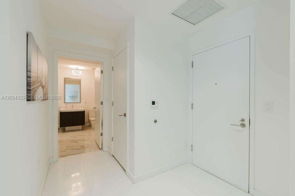 Paramount Miami Worldcenter | Unit #2303 Unit #2303 | Picture 4