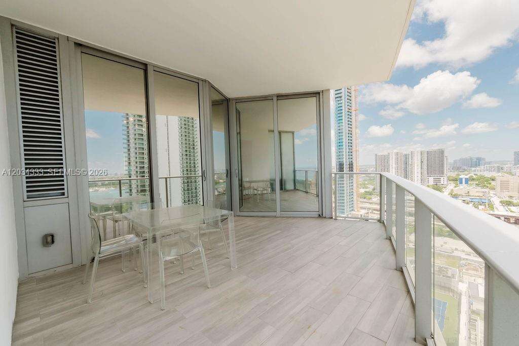 Paramount Miami Worldcenter | Unit #2303 Unit #2303 | Picture 36