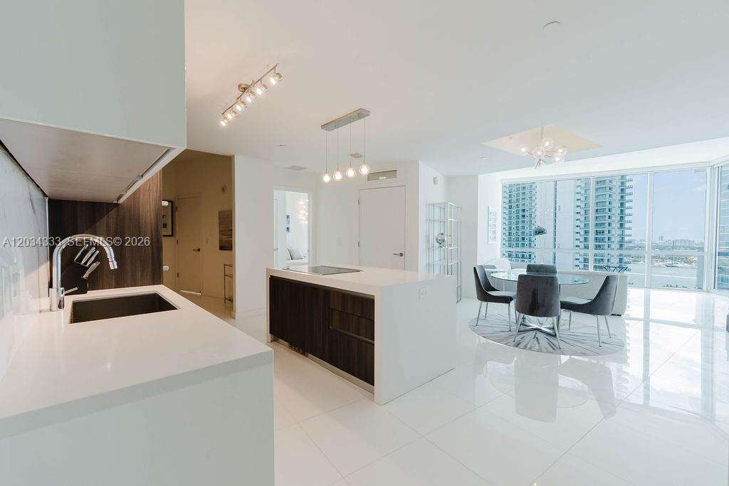 Paramount Miami Worldcenter | Unit #2303 Unit #2303 | Picture 7