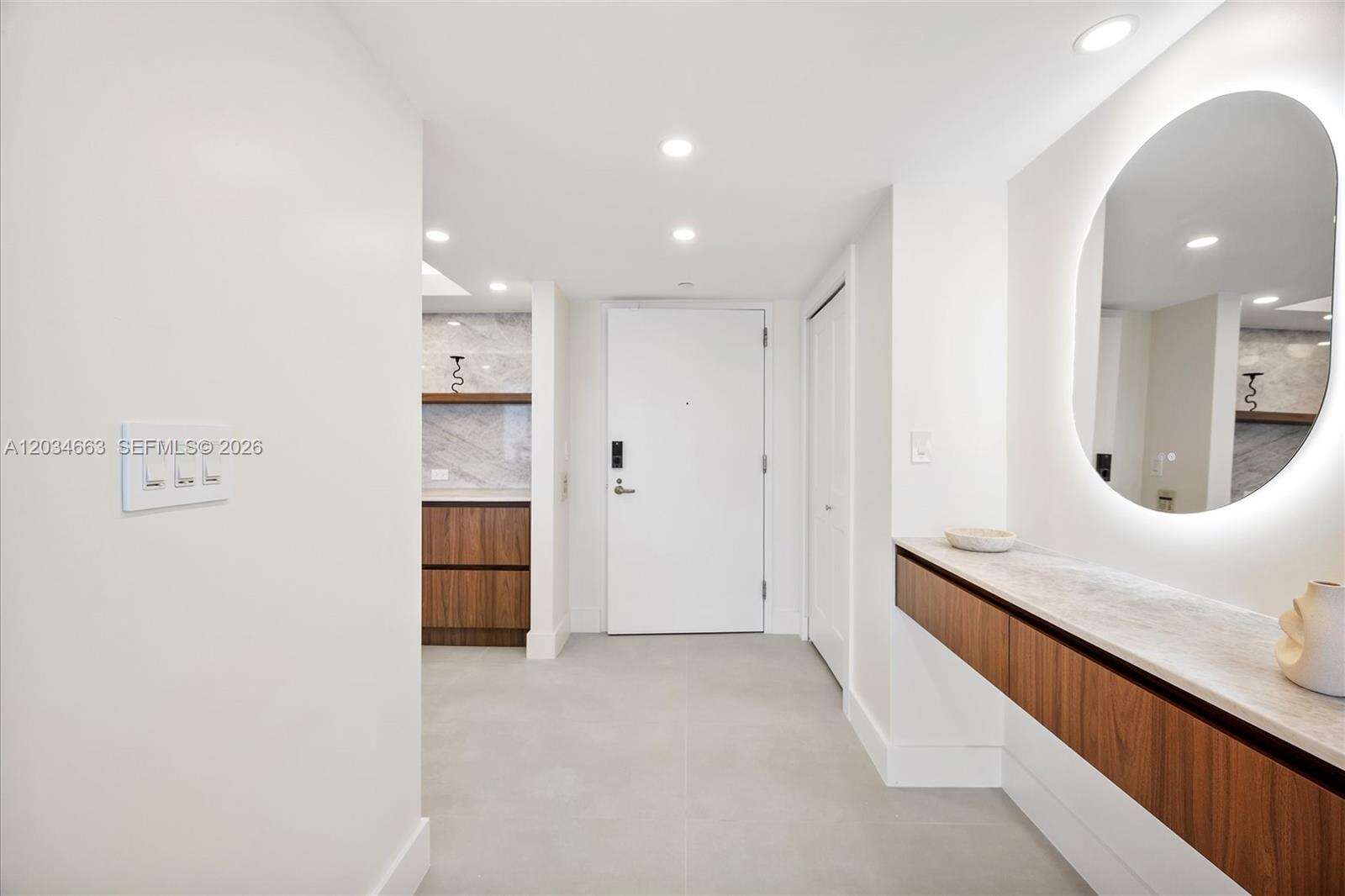 Turnberry Towers | Unit #19F Unit #19F | Picture 2