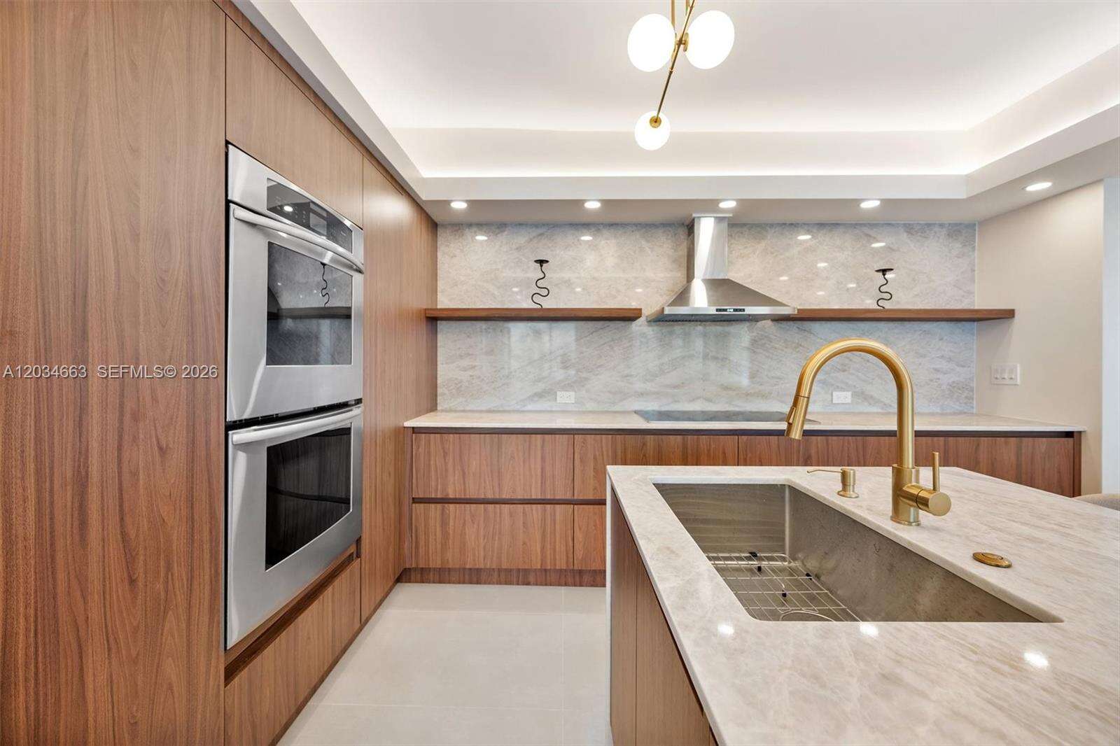 Turnberry Towers | Unit #19F Unit #19F | Picture 12