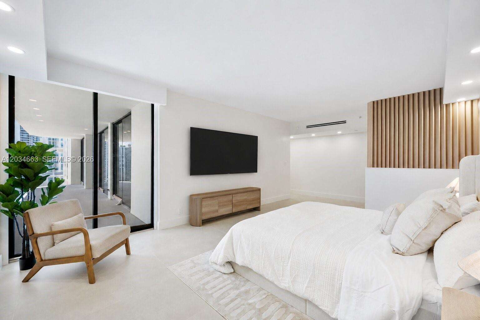 Turnberry Towers | Unit #19F Unit #19F | Picture 19