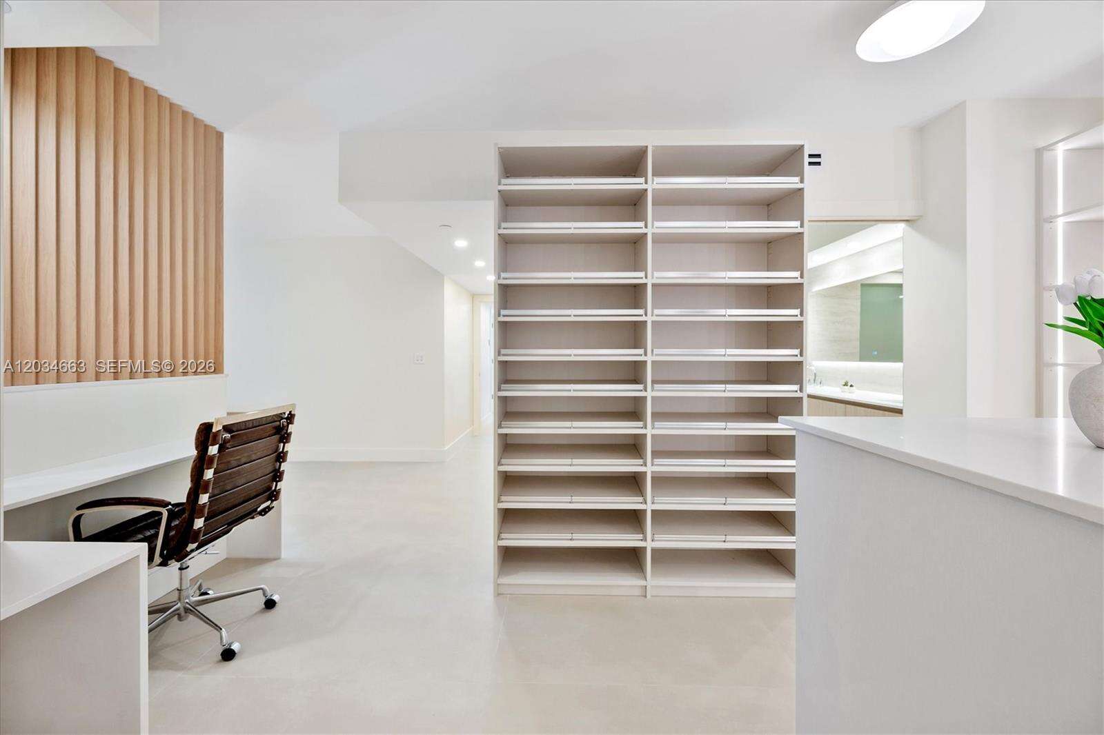 Turnberry Towers | Unit #19F Unit #19F | Picture 22