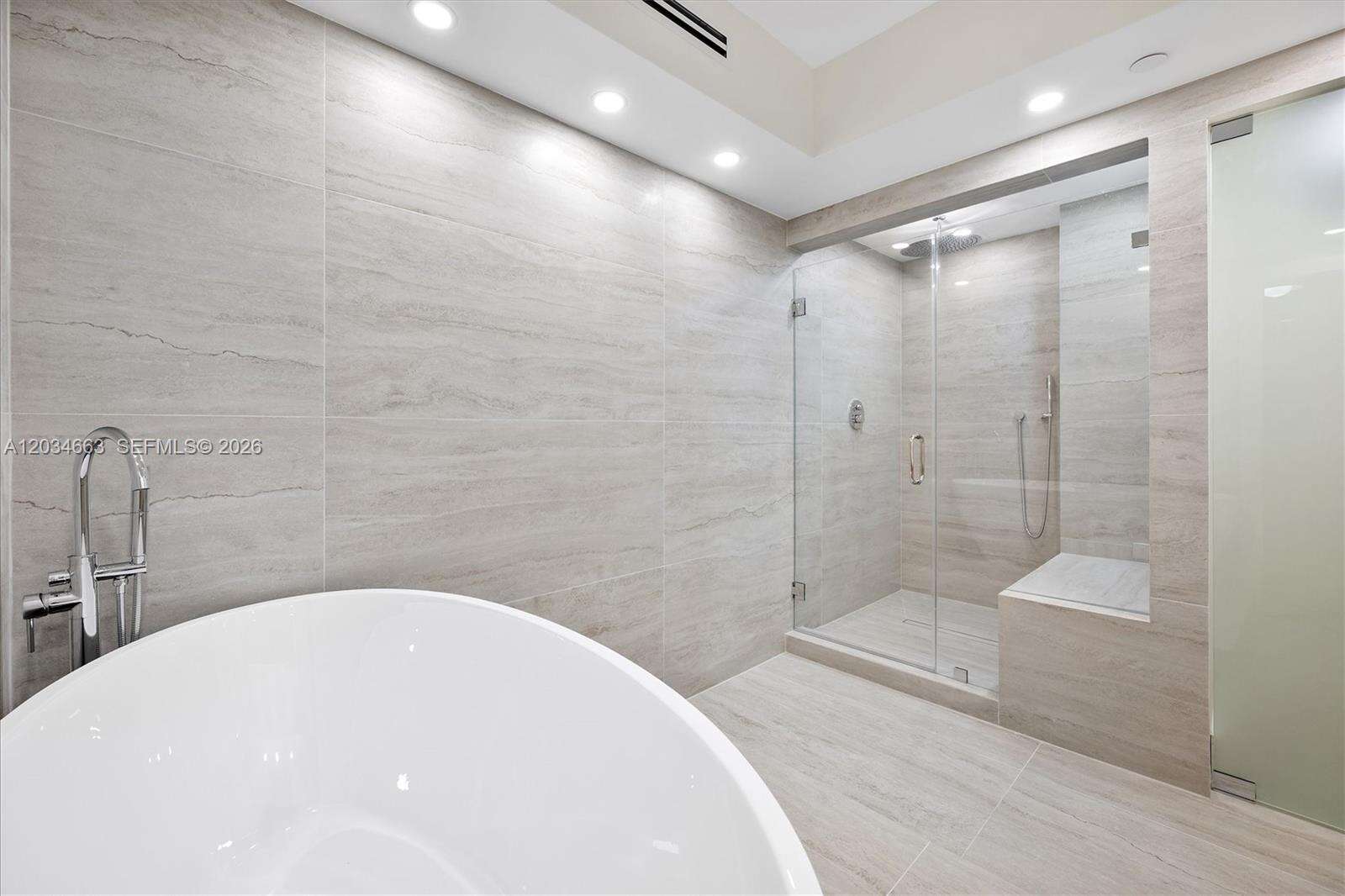 Turnberry Towers | Unit #19F Unit #19F | Picture 26