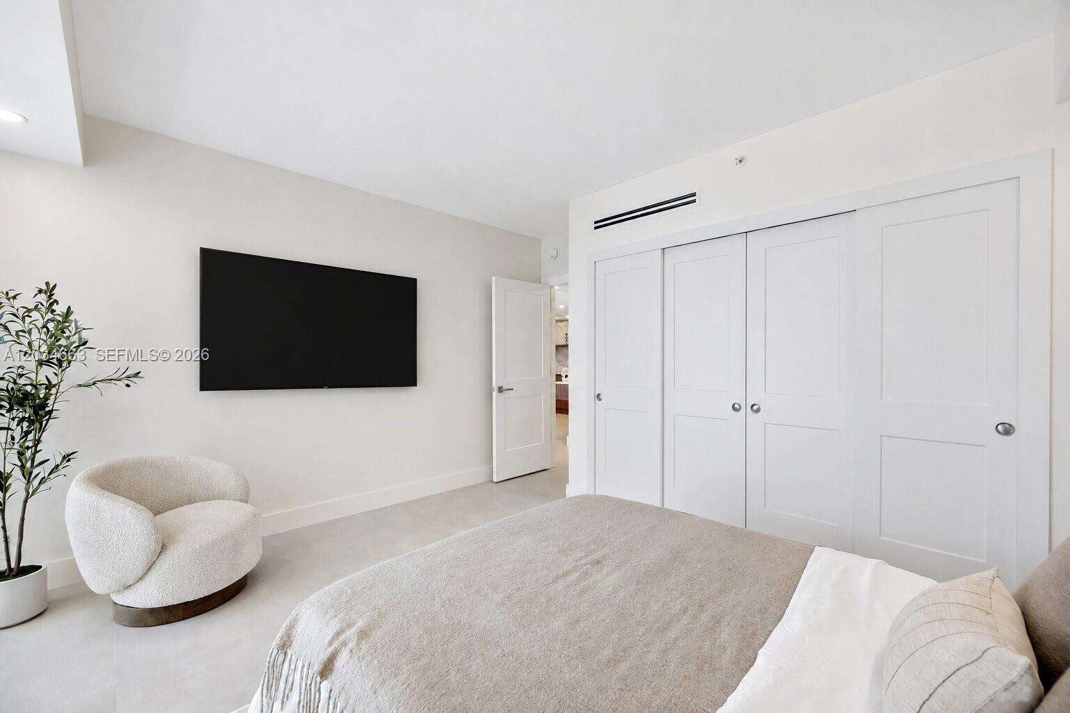 Turnberry Towers | Unit #19F Unit #19F | Picture 29