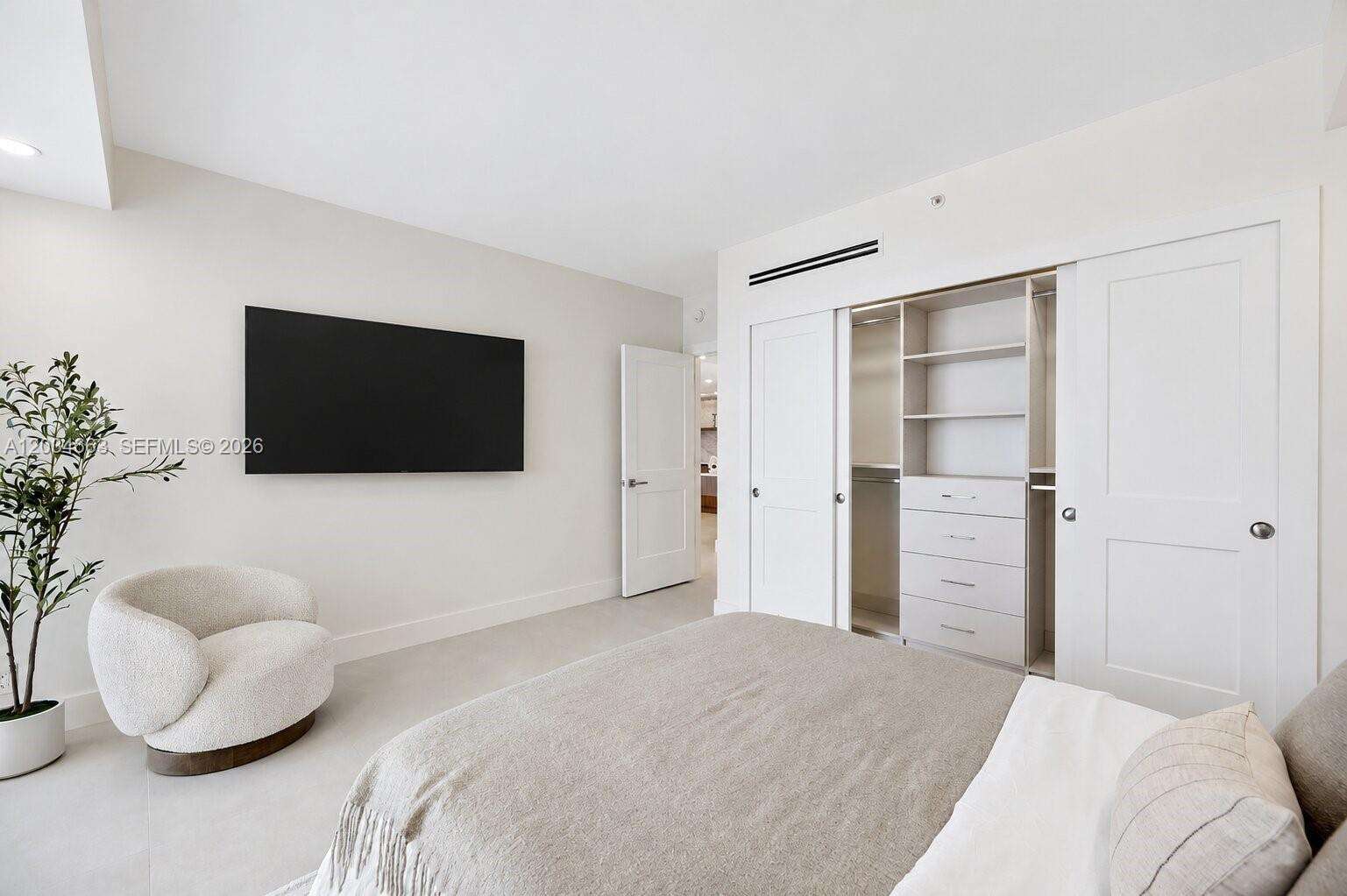 Turnberry Towers | Unit #19F Unit #19F | Picture 30