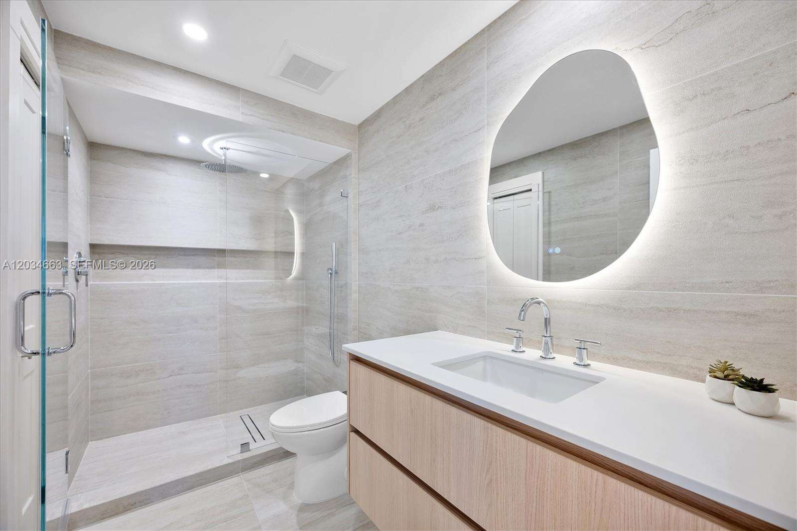 Turnberry Towers | Unit #19F Unit #19F | Picture 33