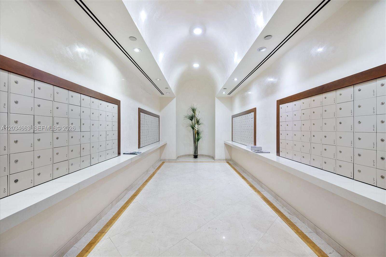 Turnberry Towers | Unit #19F Unit #19F | Picture 37