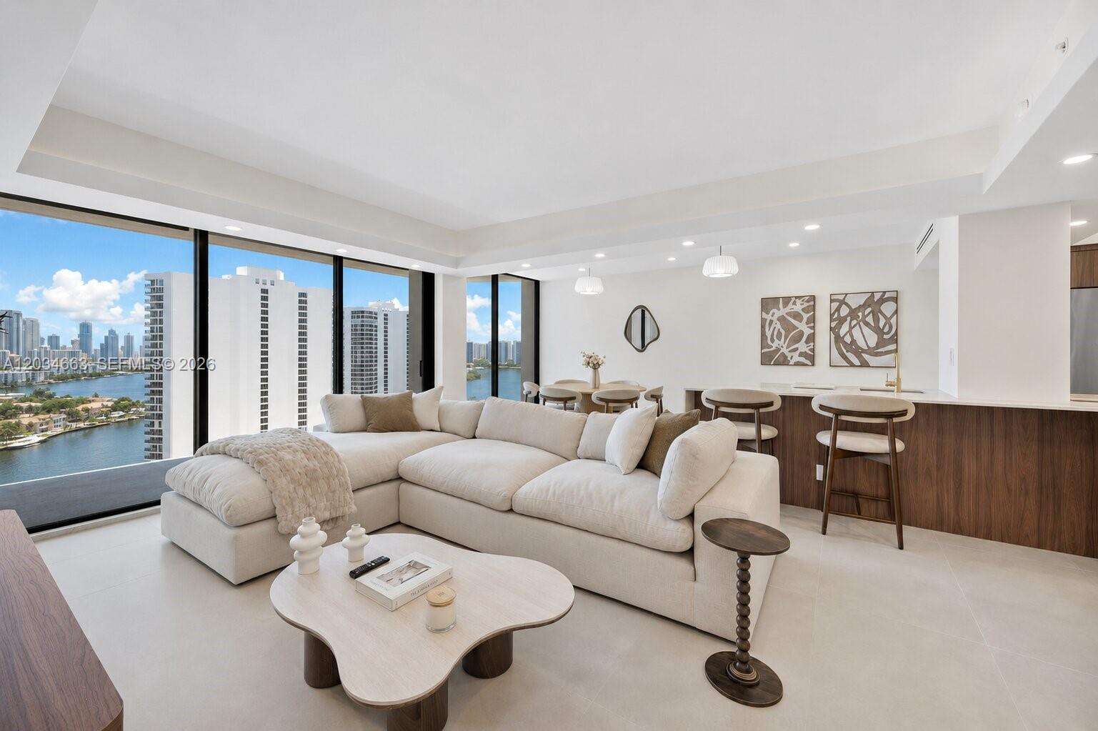 Turnberry Towers | Unit #19F Unit #19F | Picture 5