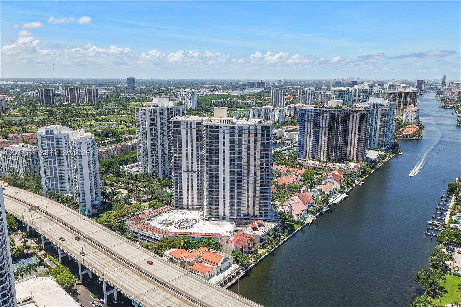 Turnberry Towers | Unit #19F Unit #19F | Picture 47