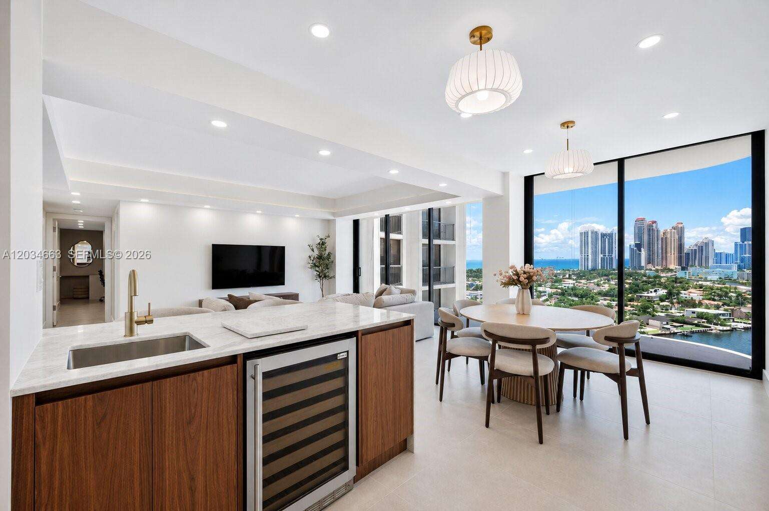 Turnberry Towers | Unit #19F Unit #19F | Picture 7