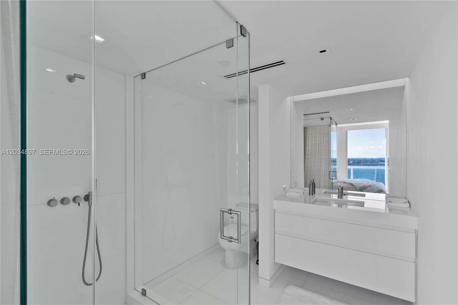 The Grand Venetian | Unit #PH04 Unit #PH04 | Picture 17
