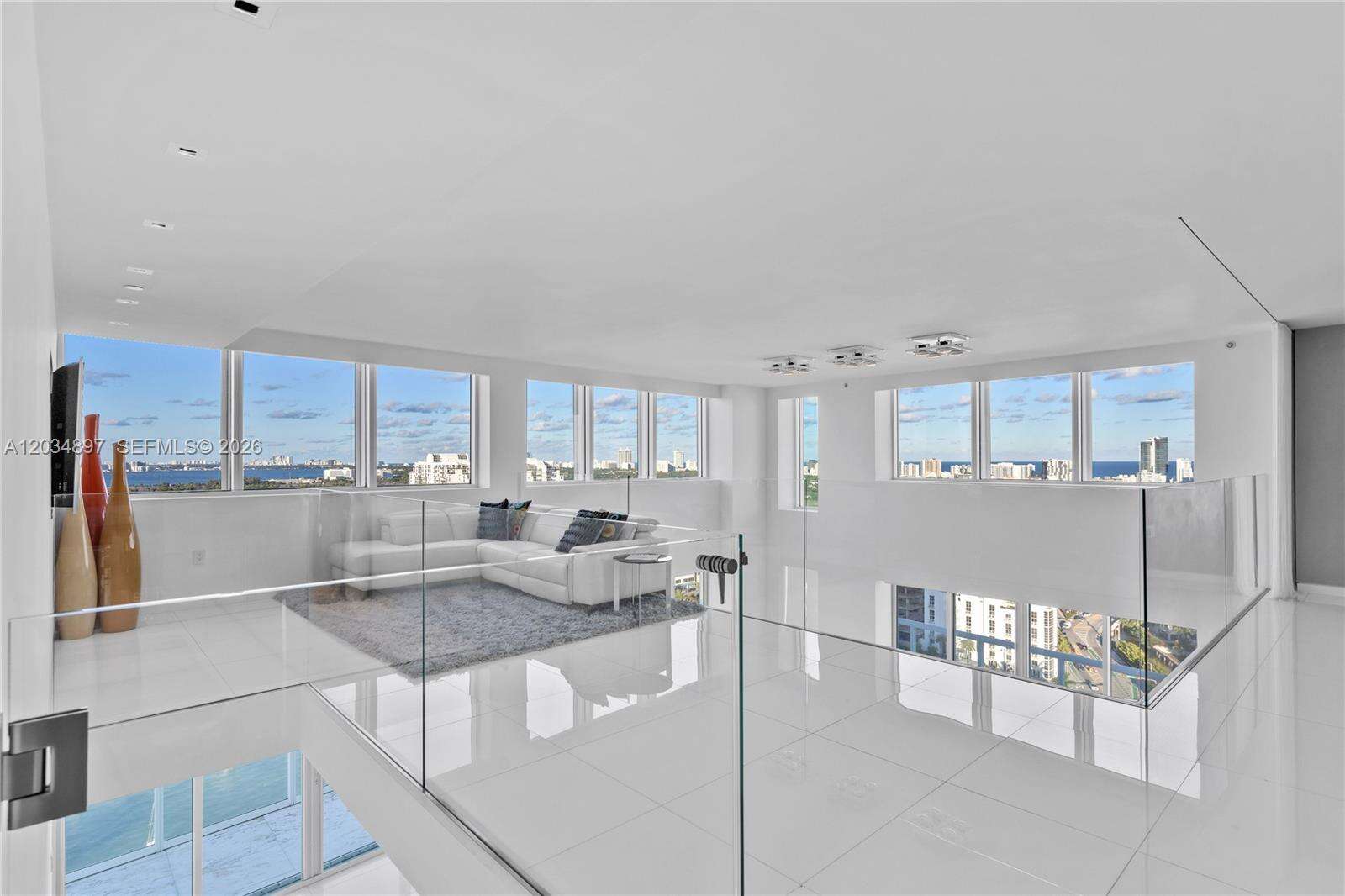 The Grand Venetian | Unit #PH04 Unit #PH04 | Picture 19