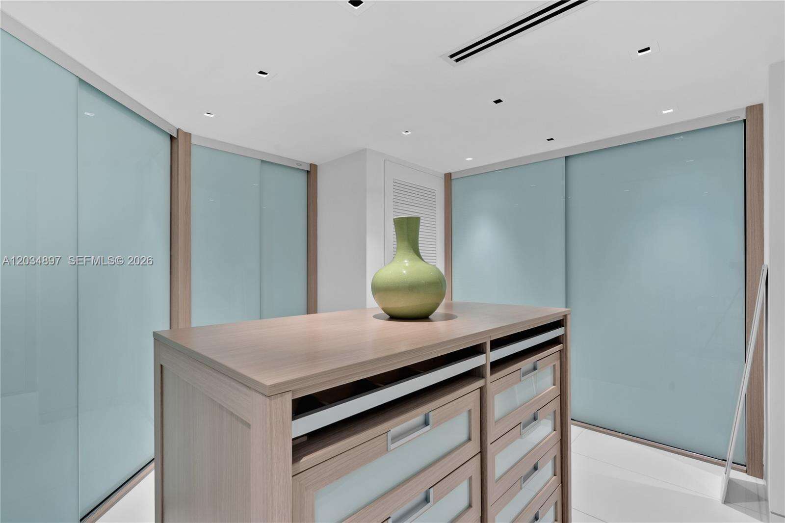 The Grand Venetian | Unit #PH04 Unit #PH04 | Picture 33