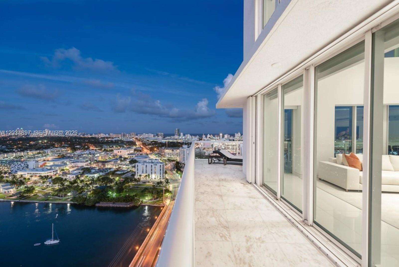 The Grand Venetian | Unit #PH04 Unit #PH04 | Picture 43