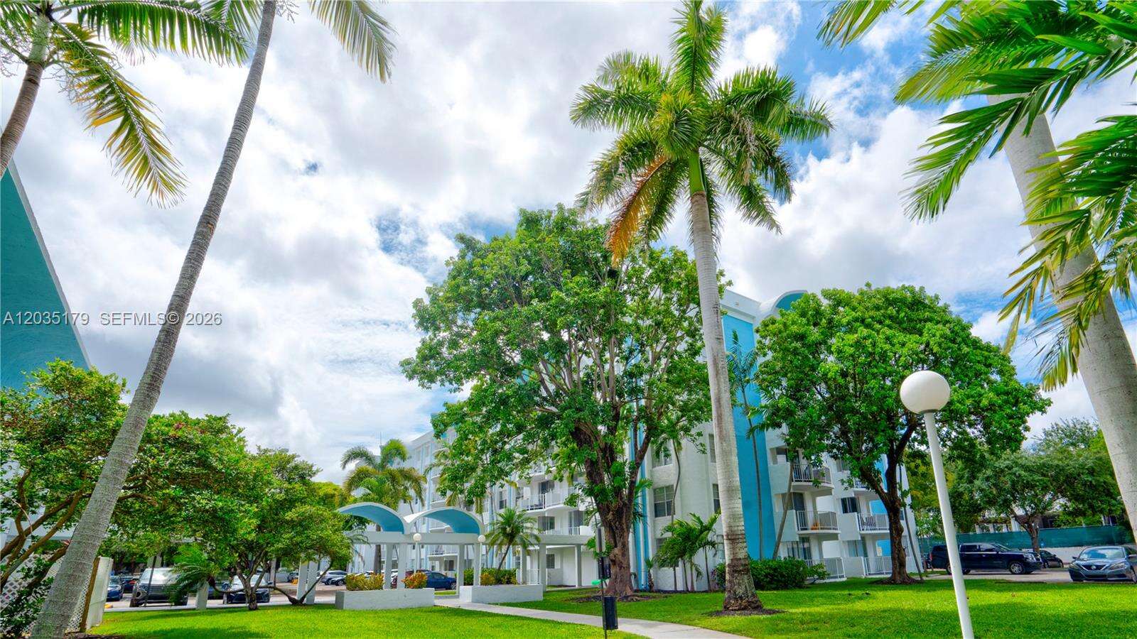Montecarlo Condo Bldg A | Unit #A-605 Unit #A-605 | Picture 2
