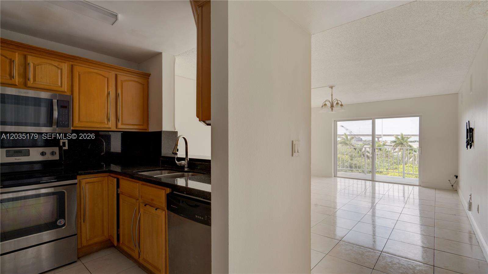 Montecarlo Condo Bldg A | Unit #A-605 Unit #A-605 | Picture 4