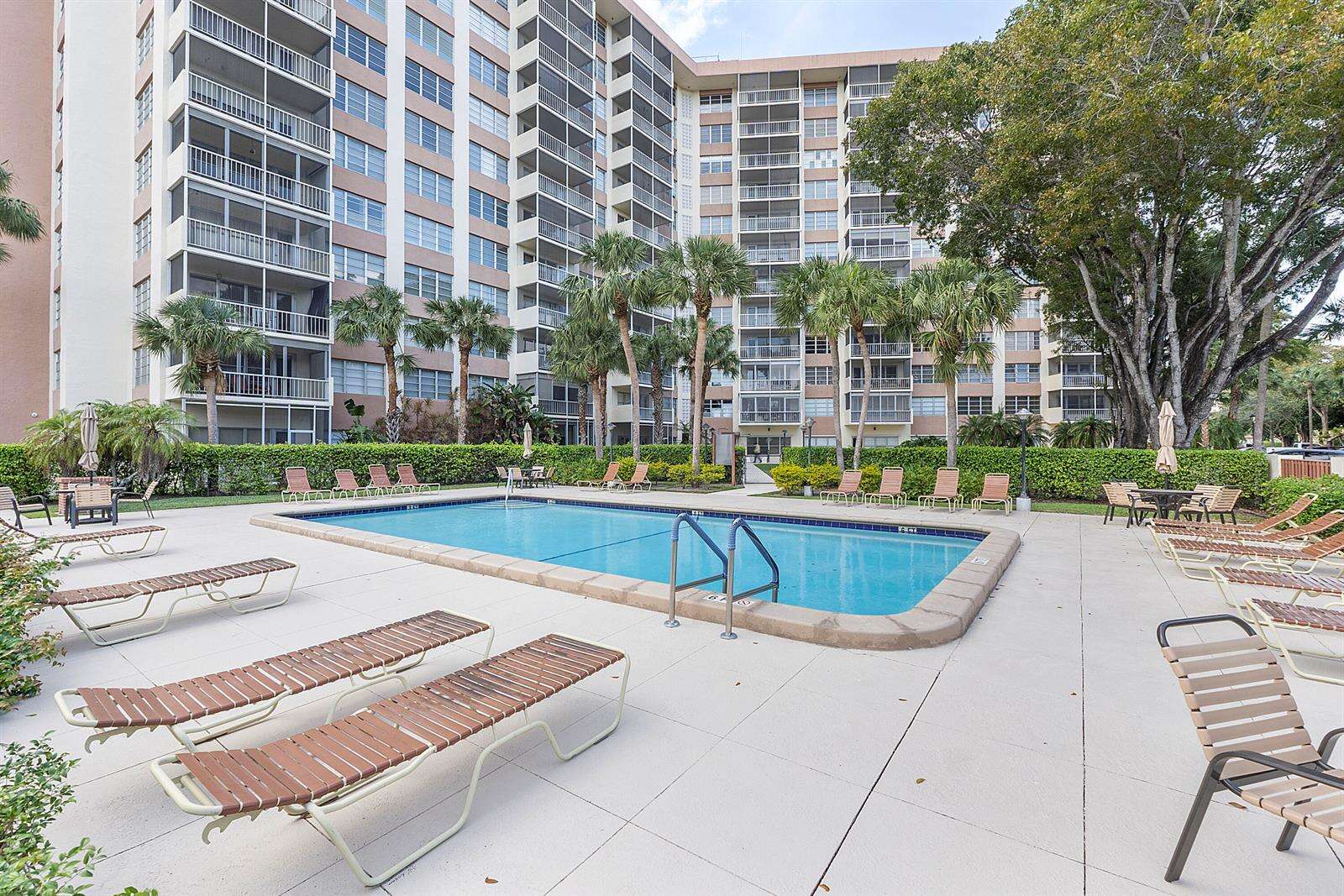 Country Club Tower Of Coral Springs | Unit #918 Unit #918 | Picture 14