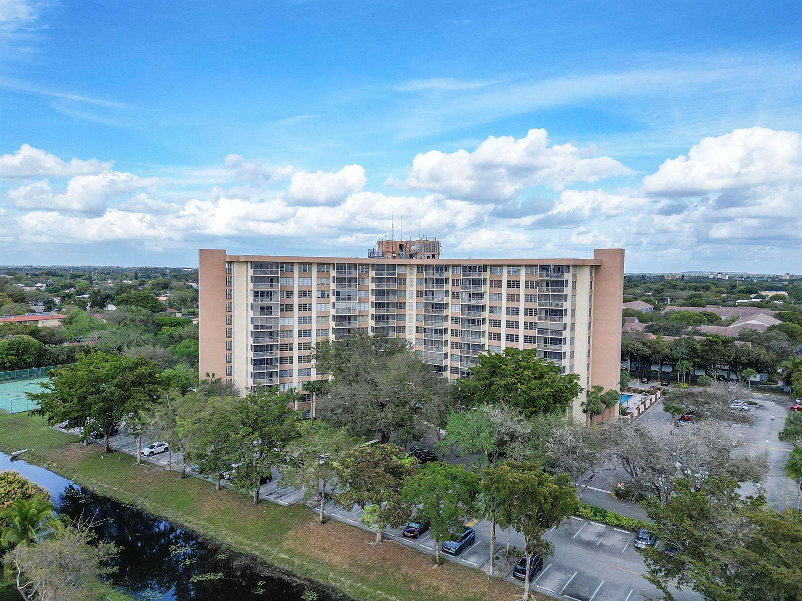 Country Club Tower Of Coral Springs | Unit #918 Unit #918 | Picture 8