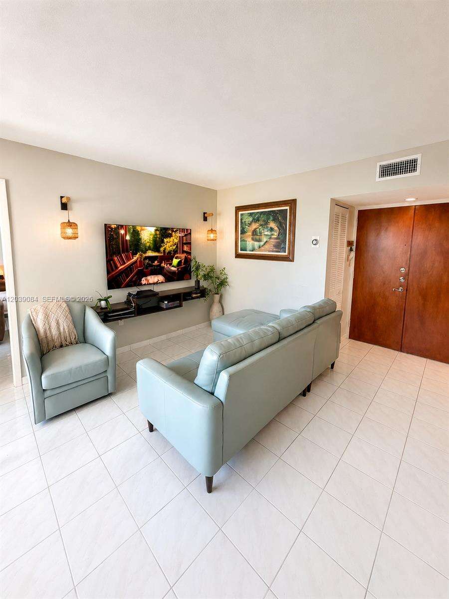 International Park Condo Ii | Unit #306-4 Unit #306-4 | Picture 5
