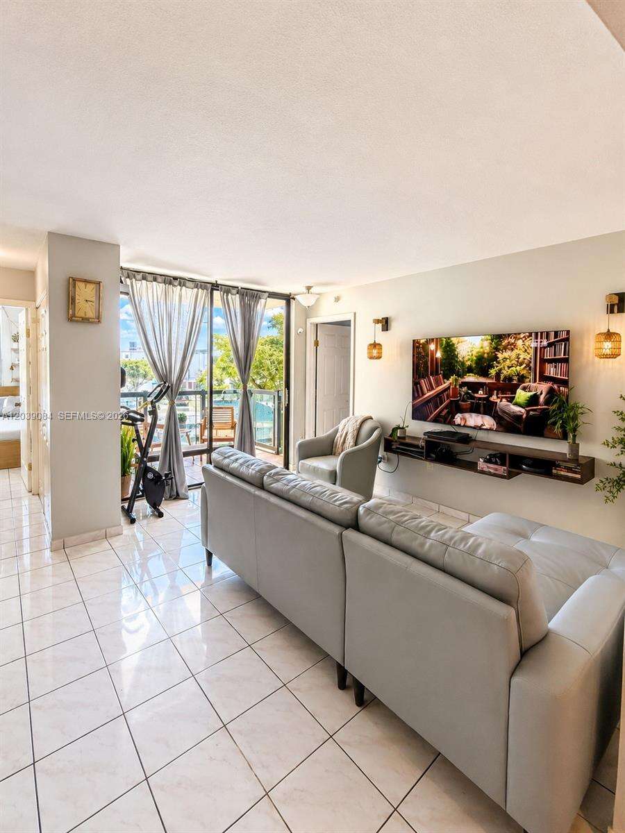 International Park Condo Ii | Unit #306-4 Unit #306-4 | Picture 6