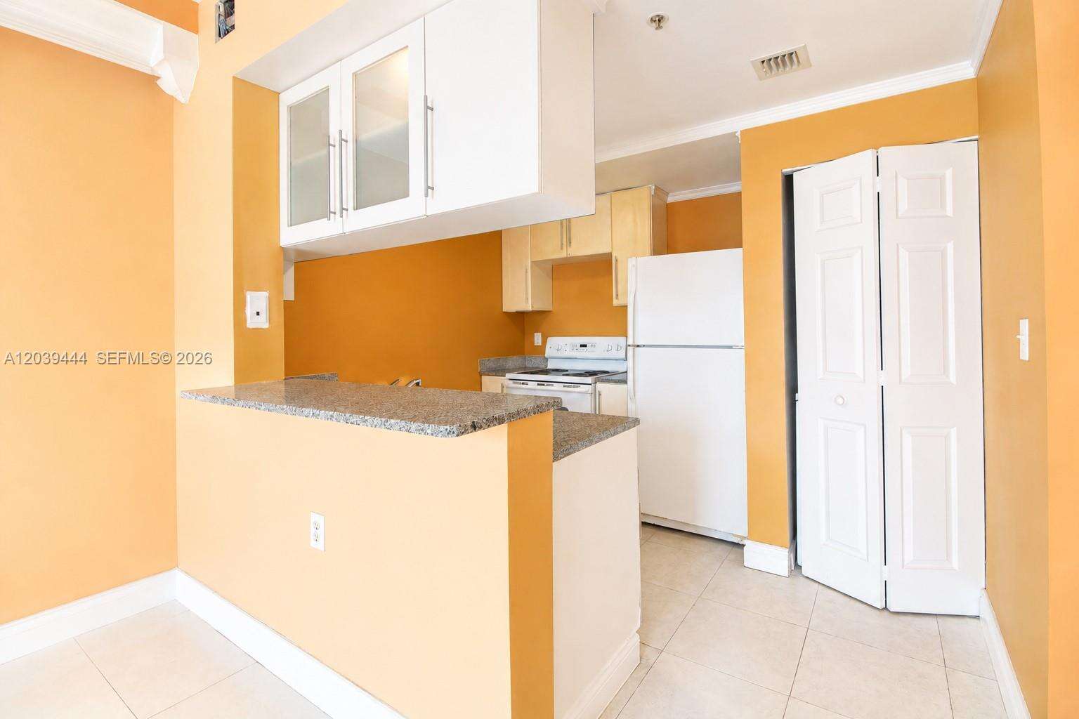 1800 Biscayne Plaza | Unit #504 Unit #504 | Picture 10