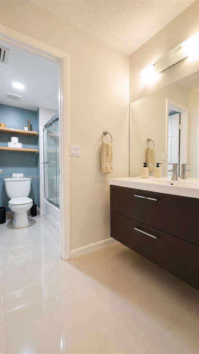 Racquet Club Apartments At Bonaventure 8 North | Unit #204 Unit #204 | Picture 16