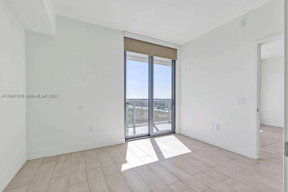 Metropica North Tower One | Unit #907 Unit #907 | Picture 11