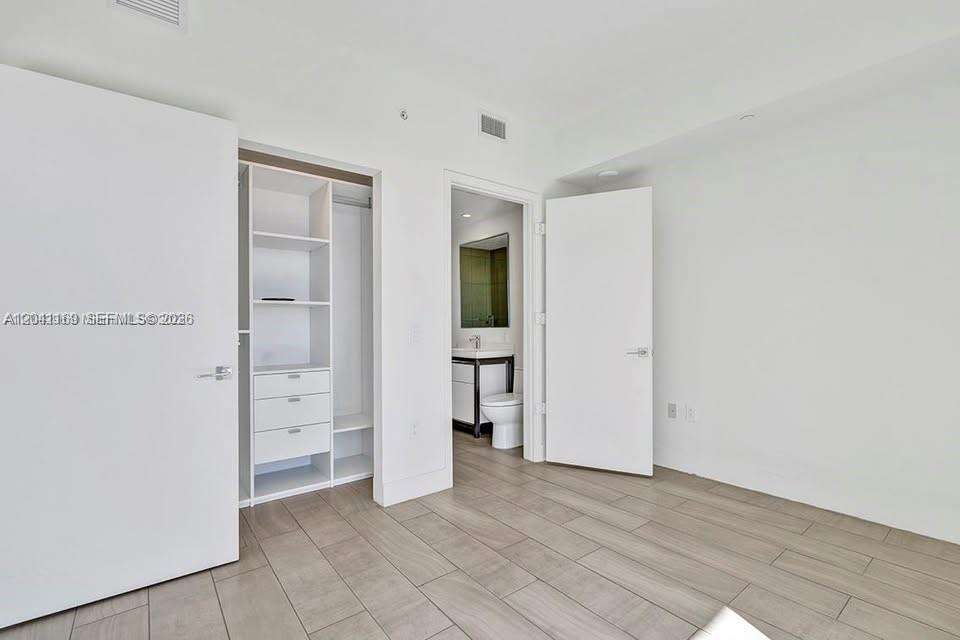 Metropica North Tower One | Unit #907 Unit #907 | Picture 13