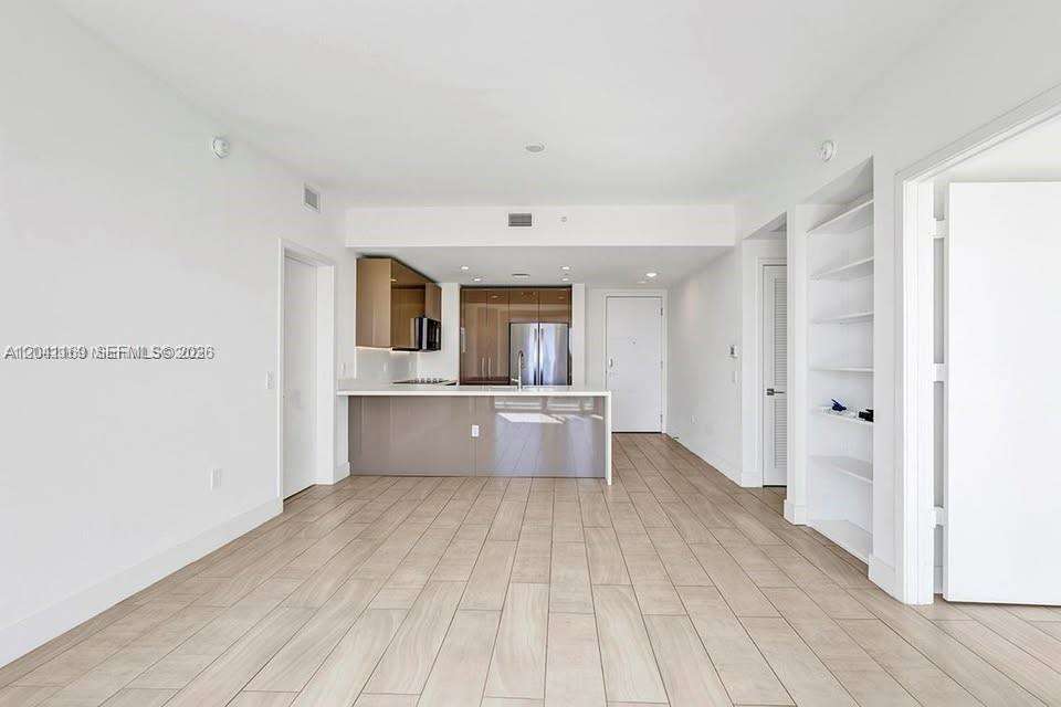 Metropica North Tower One | Unit #907 Unit #907 | Picture 3