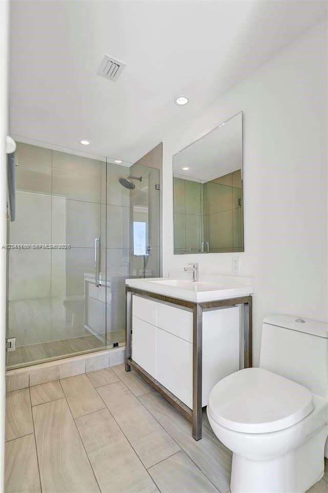 Metropica North Tower One | Unit #907 Unit #907 | Picture 8