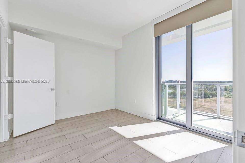 Metropica North Tower One | Unit #907 Unit #907 | Picture 10