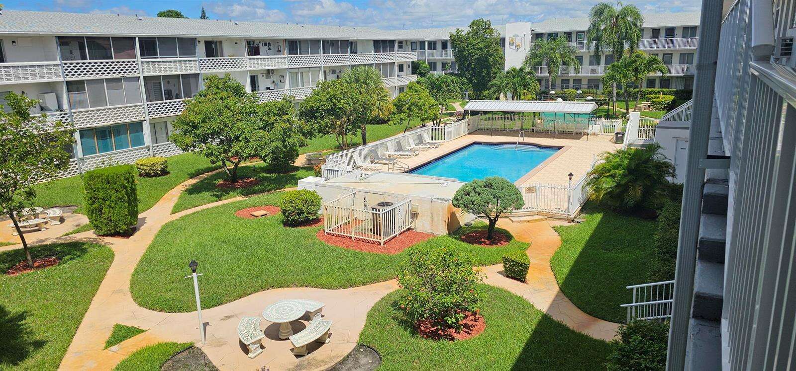 Golden Towers No 2 Inc Golden Towers Co Op | Unit #37b Unit #37b | Picture 2