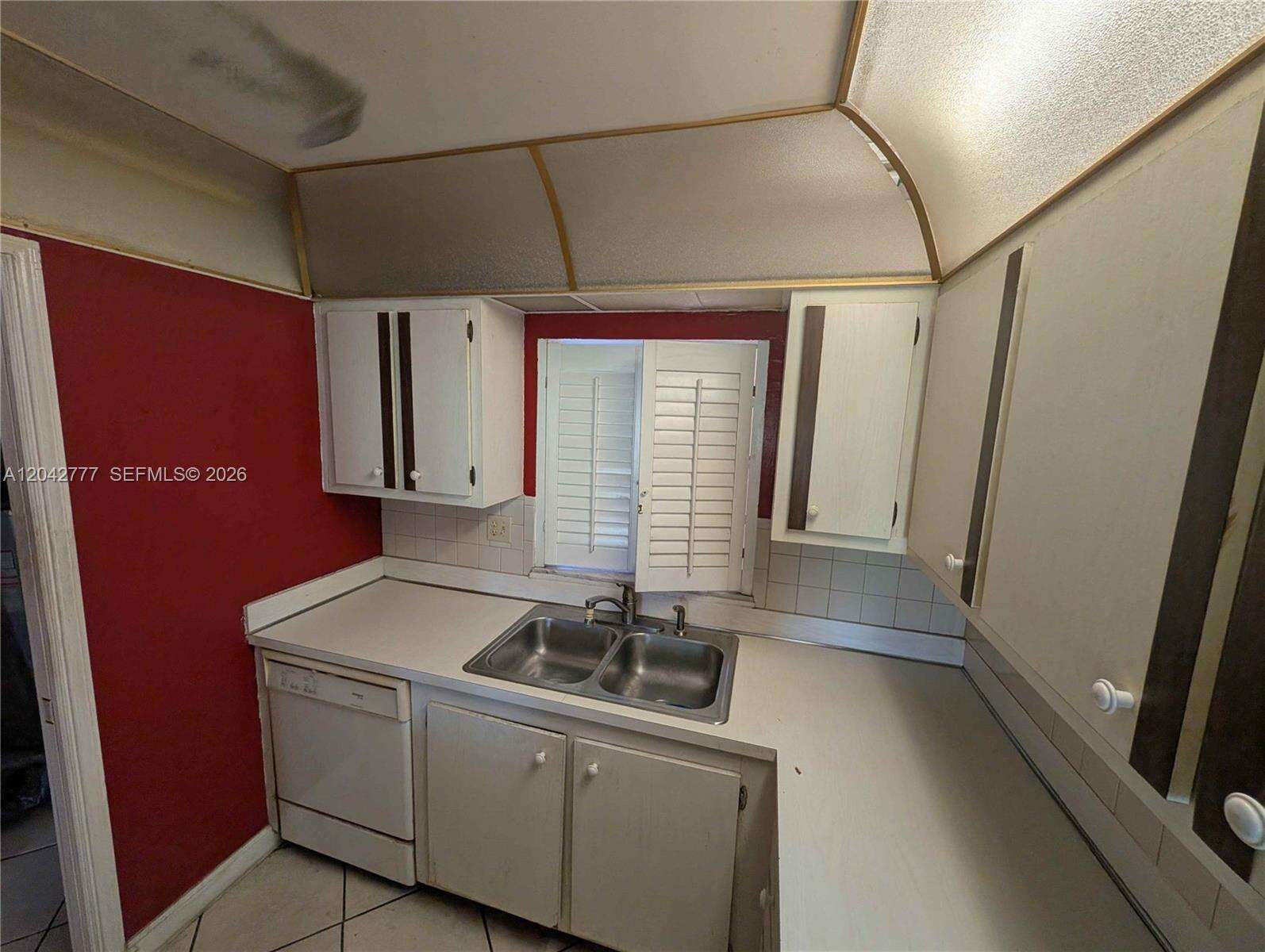 Orchid Tree Condo Three Of Pine Island Ridge A 1 | Unit #102 Unit #102 | Picture 9