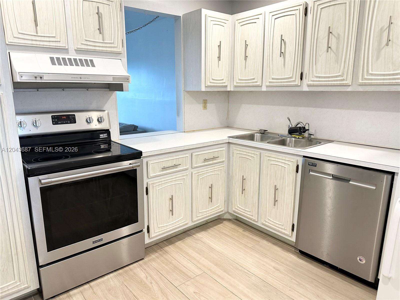 Arrowhead Condo No Viii | Unit #405 Unit #405 | Picture 17