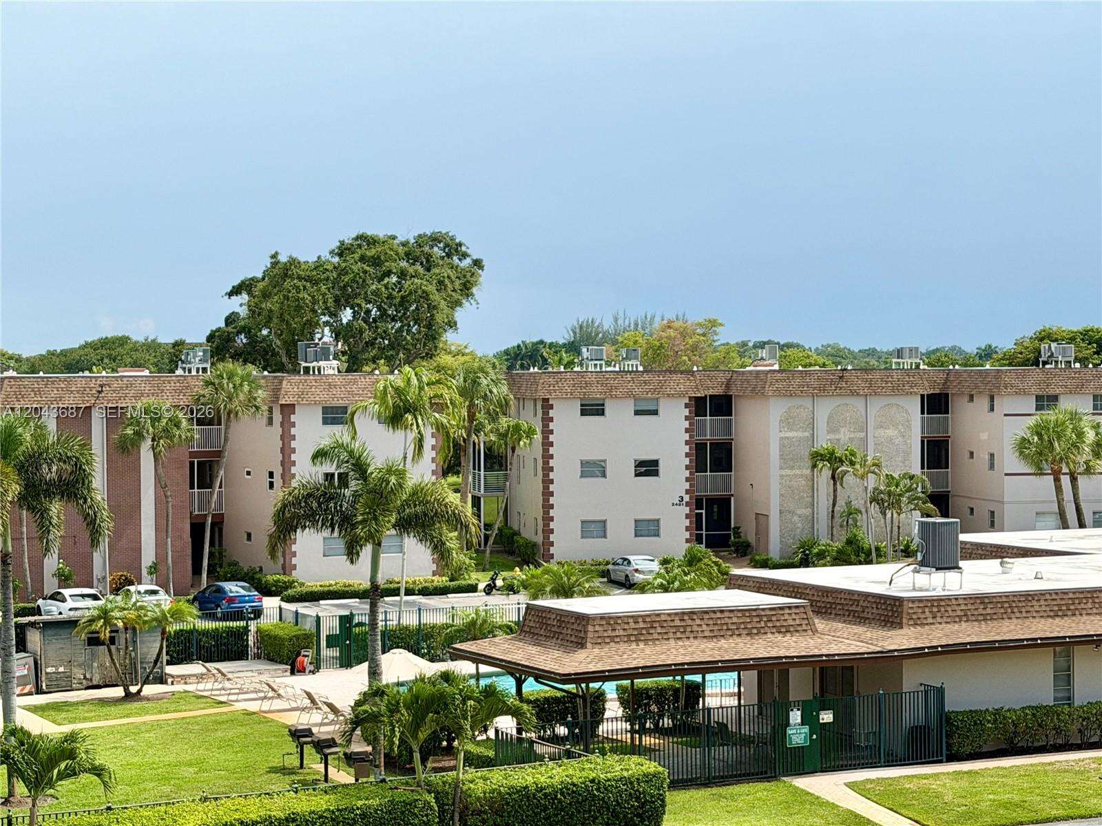 Arrowhead Condo No Viii | Unit #405 Unit #405 | Picture 3