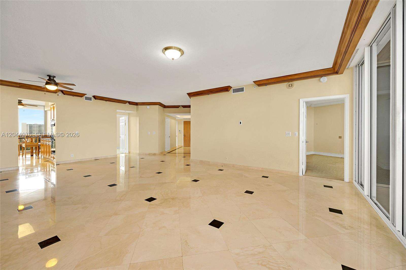 L Hermitage I Condominium | Unit #1004 Unit #1004 | Picture 8