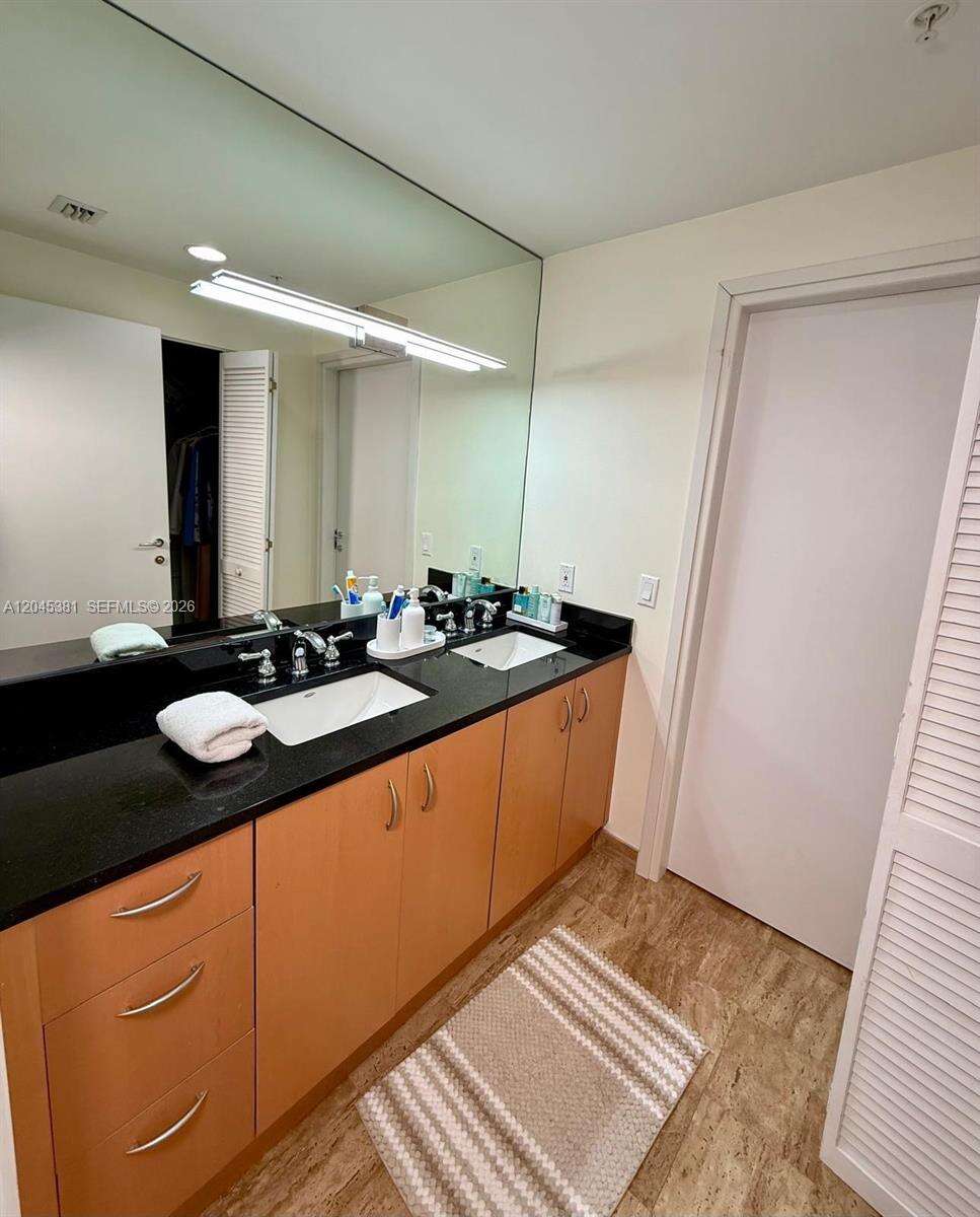 Met 1 | Unit #T-2806 Unit #T-2806 | Picture 13