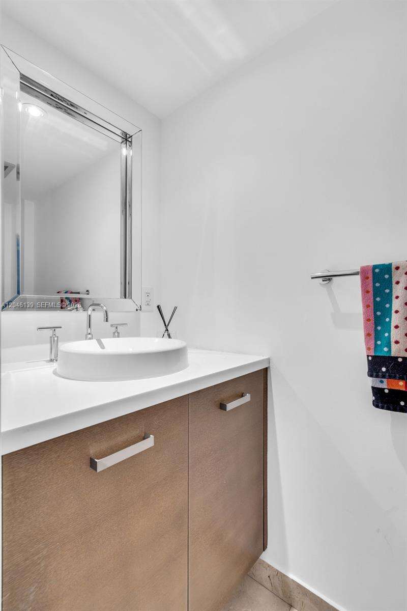 The Collins | Unit #404 Unit #404 | Picture 18