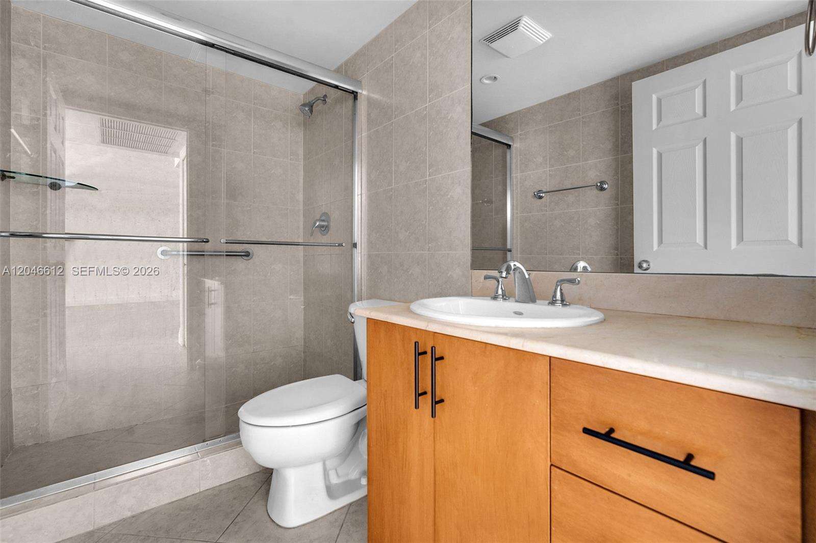 Island Pointe | Unit #8F Unit #8F | Picture 12
