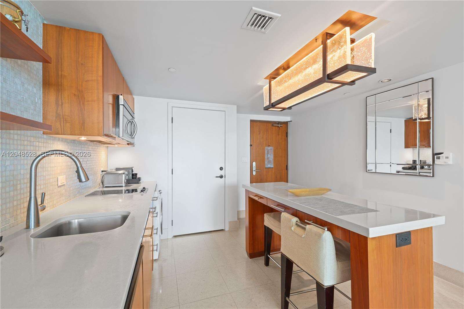Central Carillon Beach | Unit #516 Unit #516 | Picture 3