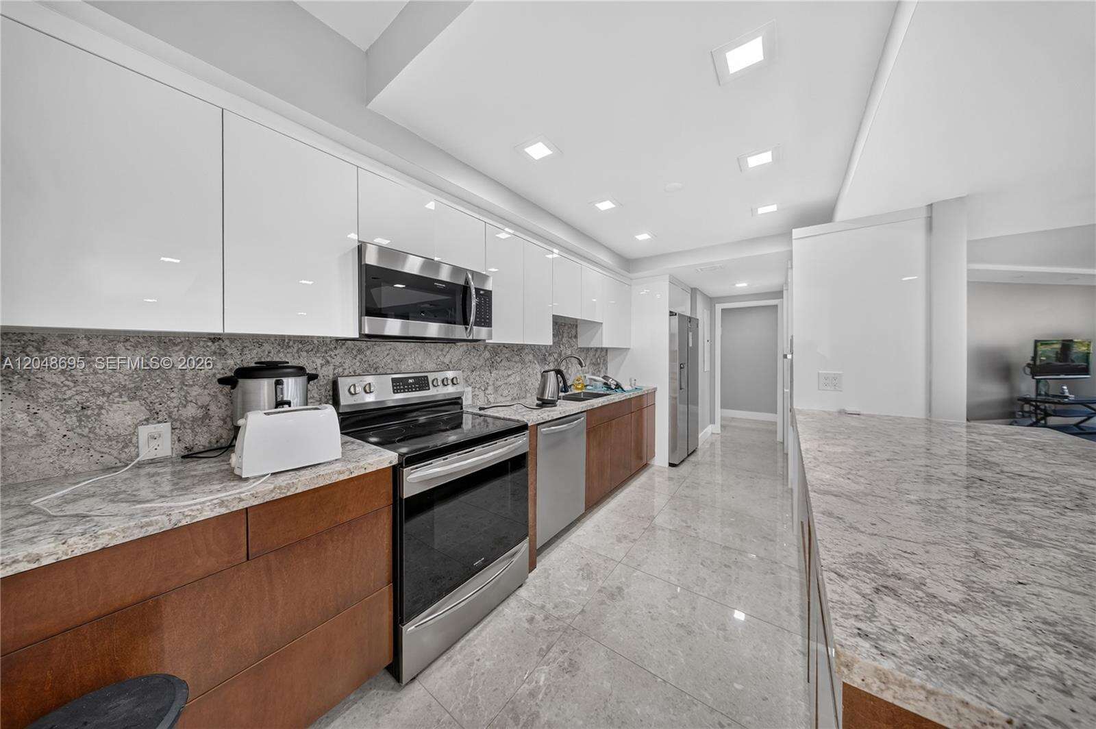 2800 Isl Blvd Williams Isl | Unit #302 Unit #302 | Picture 11