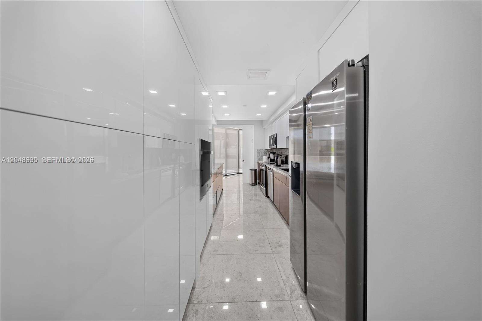 2800 Isl Blvd Williams Isl | Unit #302 Unit #302 | Picture 13
