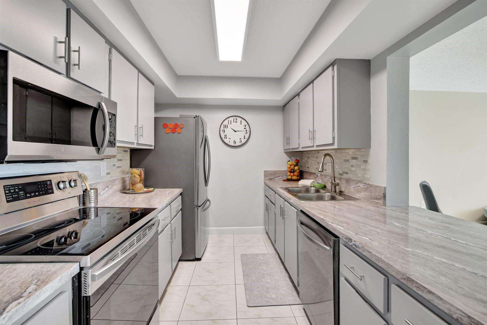 River Reach Condominium Iii | Unit #415 Unit #415 | Picture 3