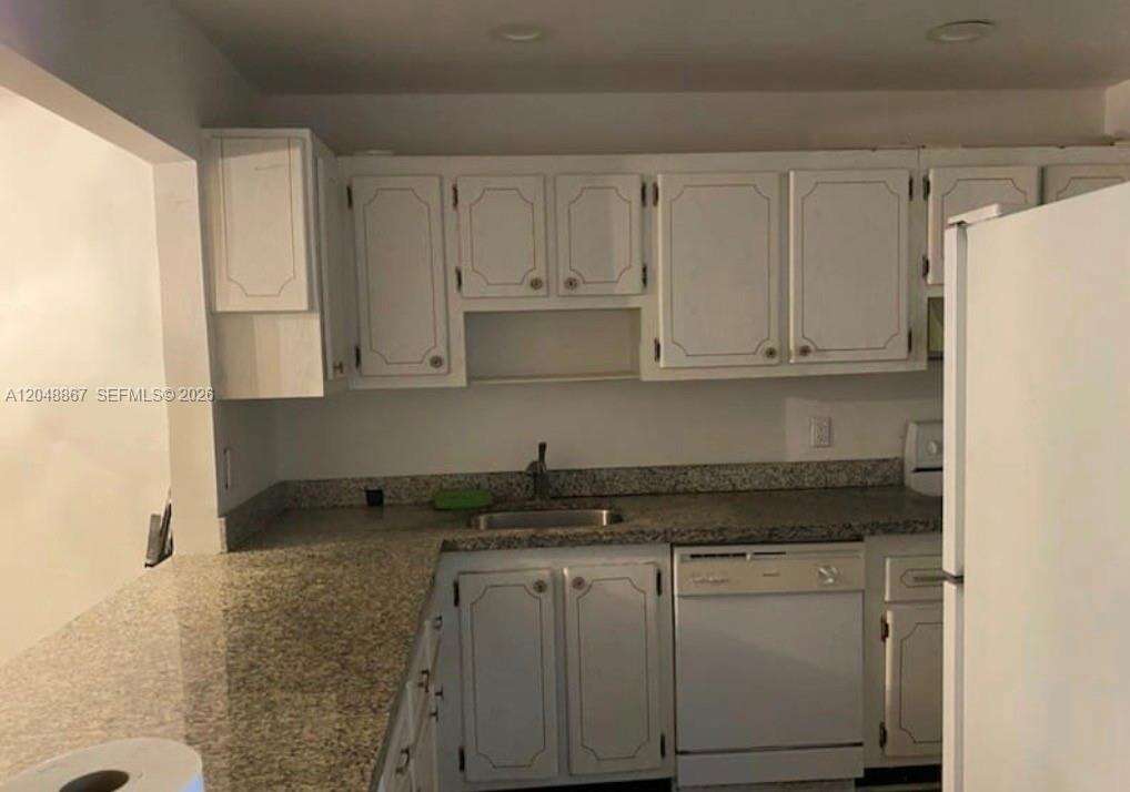 Fourth Gulfstream Garden Apts | Unit #408 Unit #408 | Picture 5